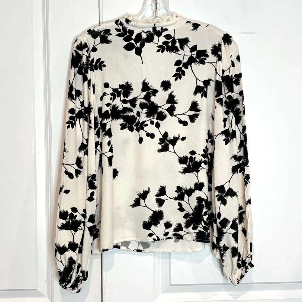 Anthropologie The Odells Robin Ivory Black Floral Peasant V-neck Blouse S